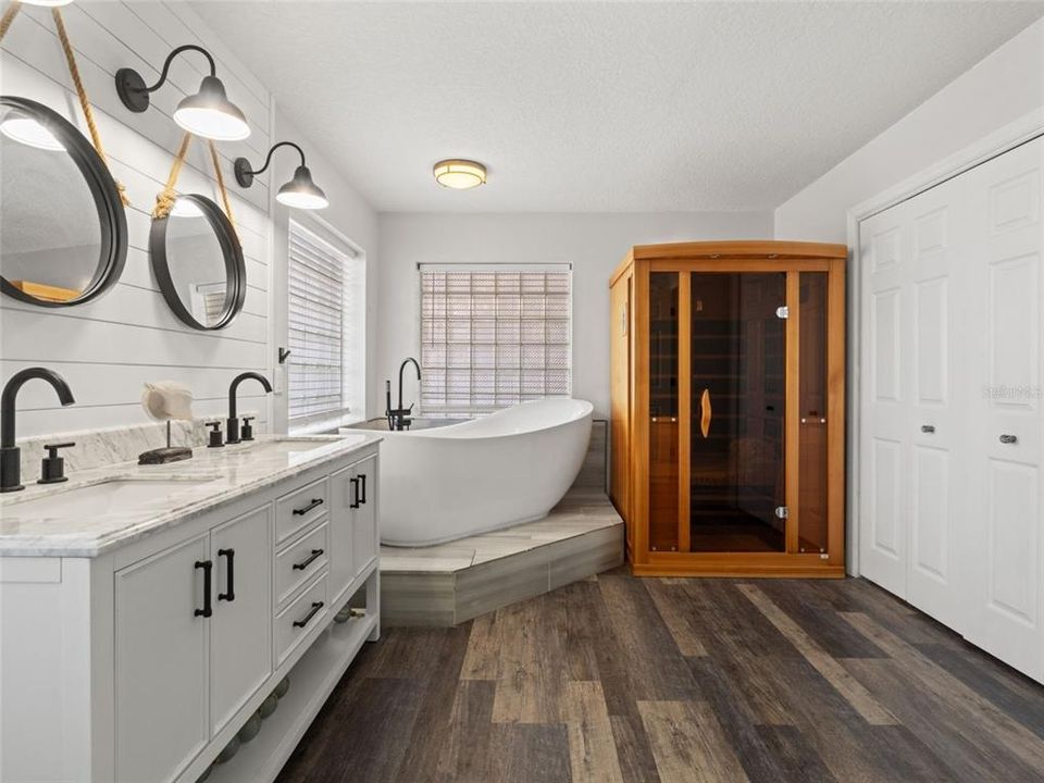 For Sale: $385,000 (3 beds, 2 baths, 1996 Square Feet)