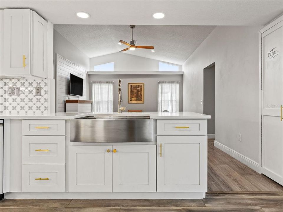 For Sale: $385,000 (3 beds, 2 baths, 1996 Square Feet)