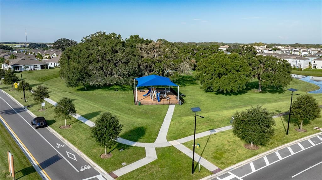 На продажу: $295,990 (3 спален, 2 ванн, 1602 Квадратных фут)