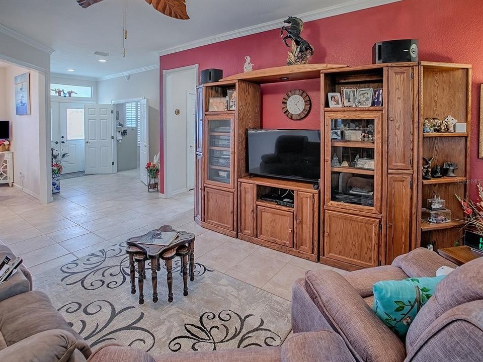 For Sale: $408,000 (2 beds, 2 baths, 1870 Square Feet)