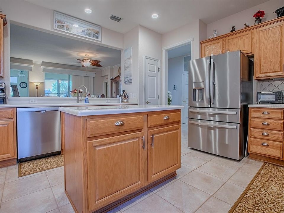 For Sale: $408,000 (2 beds, 2 baths, 1870 Square Feet)