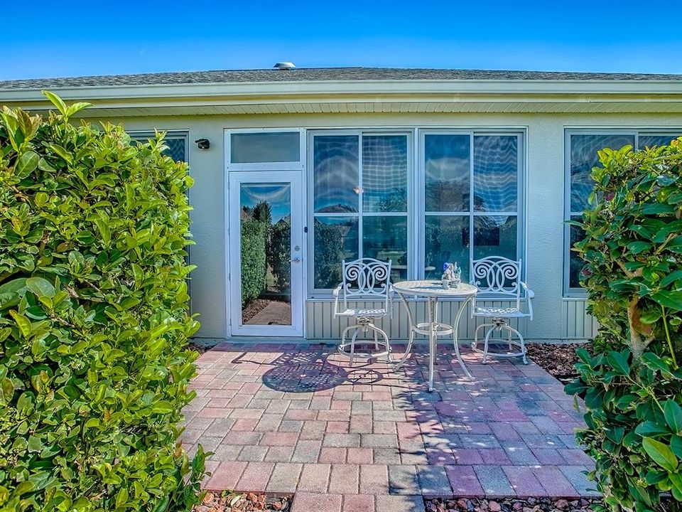 For Sale: $408,000 (2 beds, 2 baths, 1870 Square Feet)