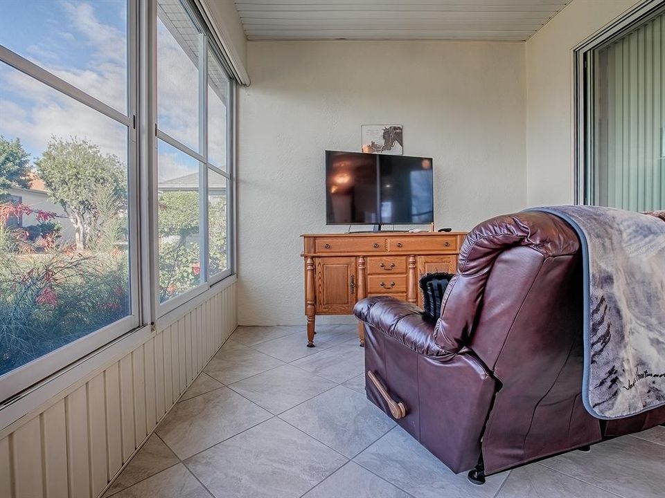 For Sale: $408,000 (2 beds, 2 baths, 1870 Square Feet)