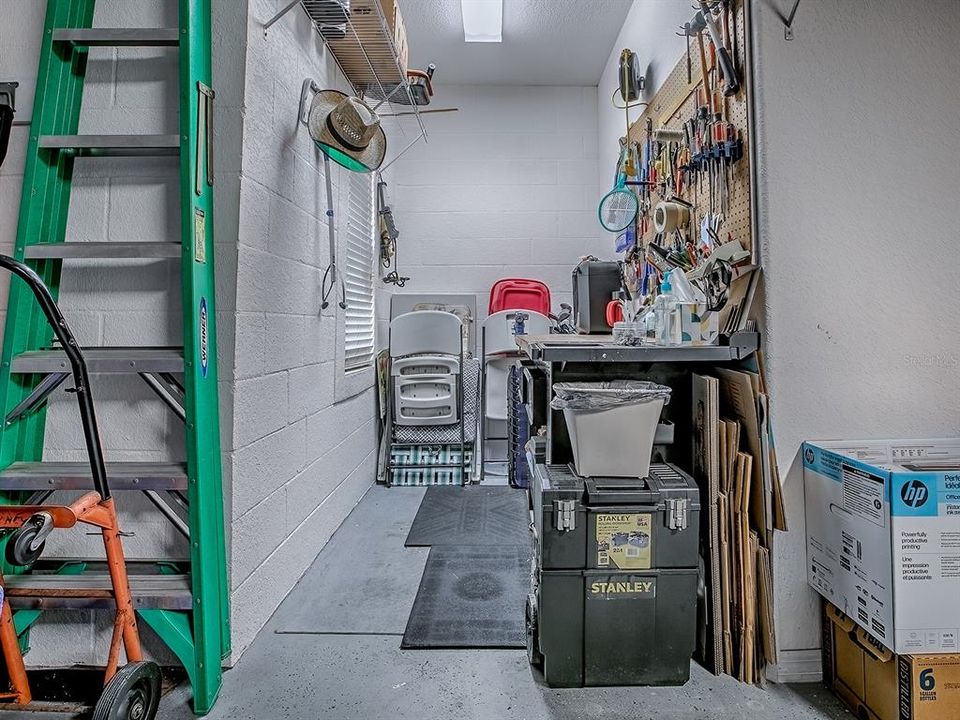 For Sale: $408,000 (2 beds, 2 baths, 1870 Square Feet)