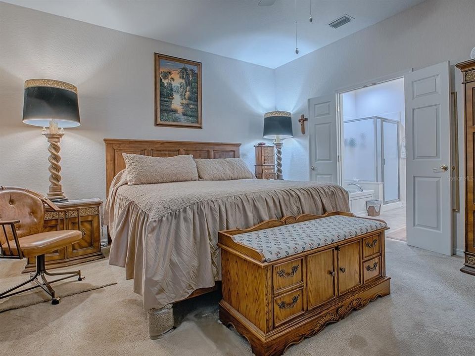 For Sale: $408,000 (2 beds, 2 baths, 1870 Square Feet)