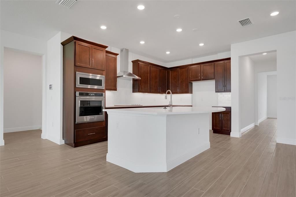 待售: $589,900 (5 贝兹, 3 浴室, 3550 平方英尺)