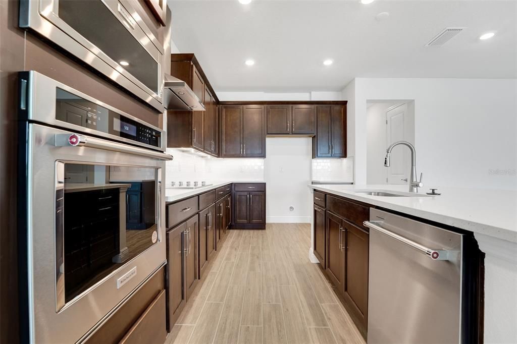 待售: $589,900 (5 贝兹, 3 浴室, 3550 平方英尺)