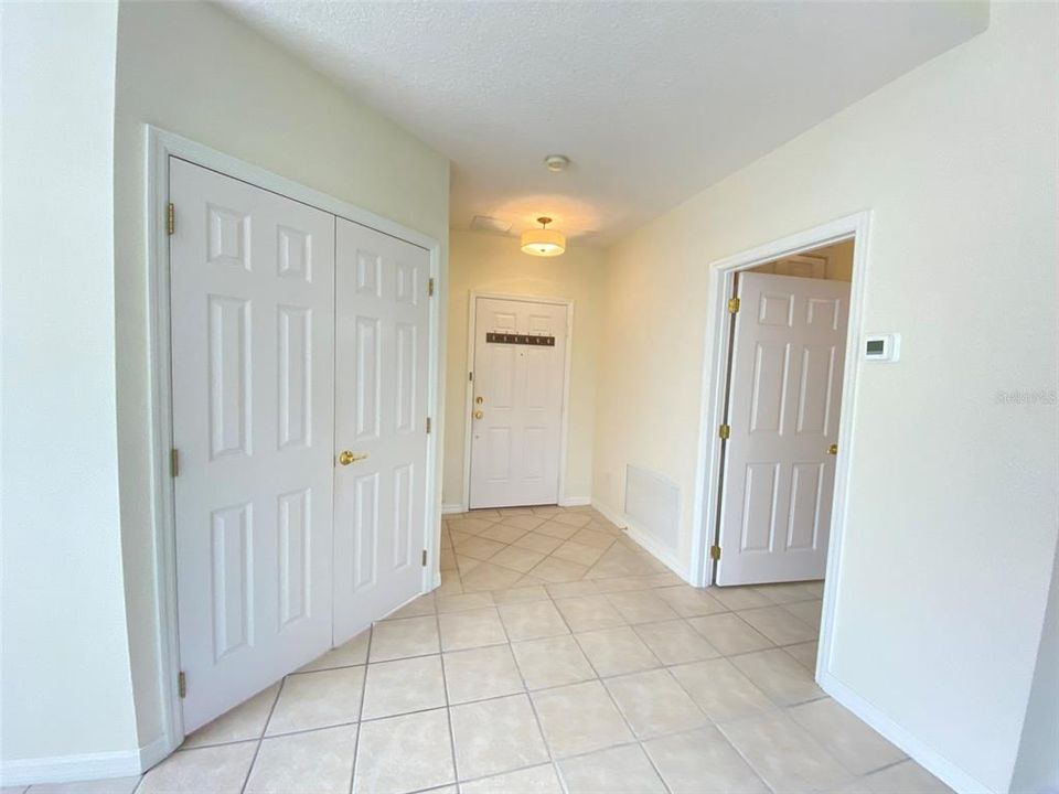For Rent: $2,350 (3 beds, 2 baths, 1438 Square Feet)