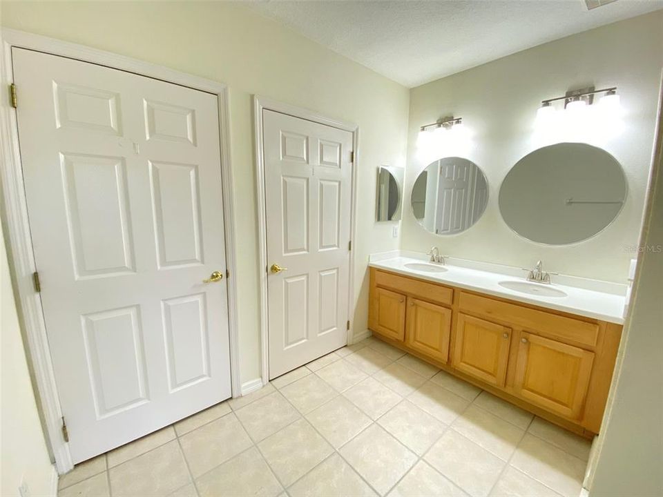 For Rent: $2,350 (3 beds, 2 baths, 1438 Square Feet)