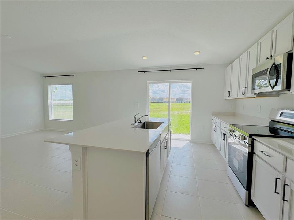 出租: $1,898 (3 贝兹, 2 浴室, 1468 平方英尺)