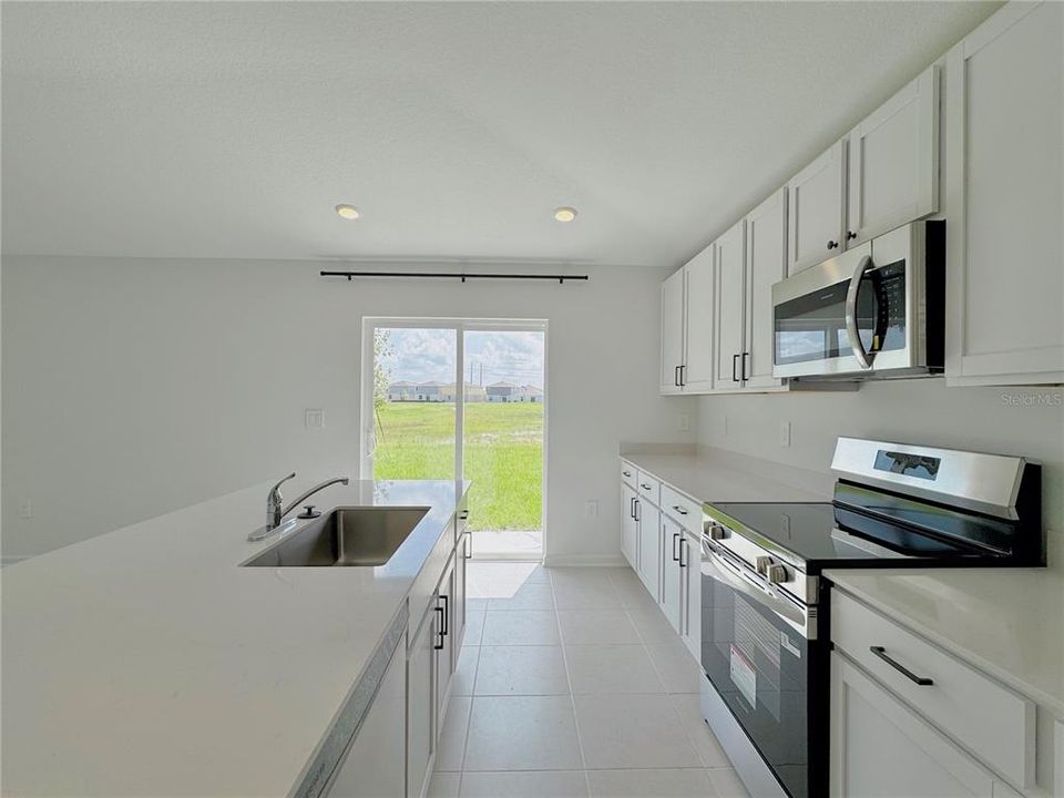 出租: $1,898 (3 贝兹, 2 浴室, 1468 平方英尺)