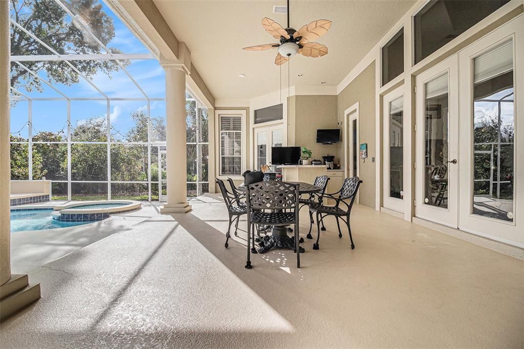 For Sale: $1,300,000 (5 beds, 4 baths, 4440 Square Feet)