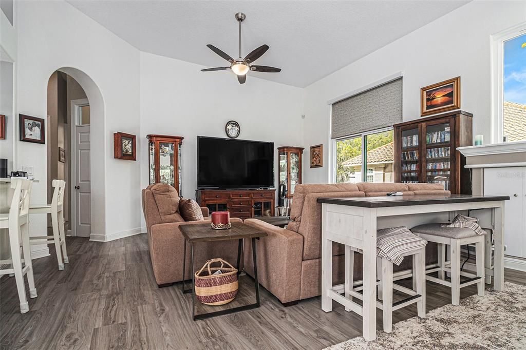 For Sale: $1,300,000 (5 beds, 4 baths, 4440 Square Feet)