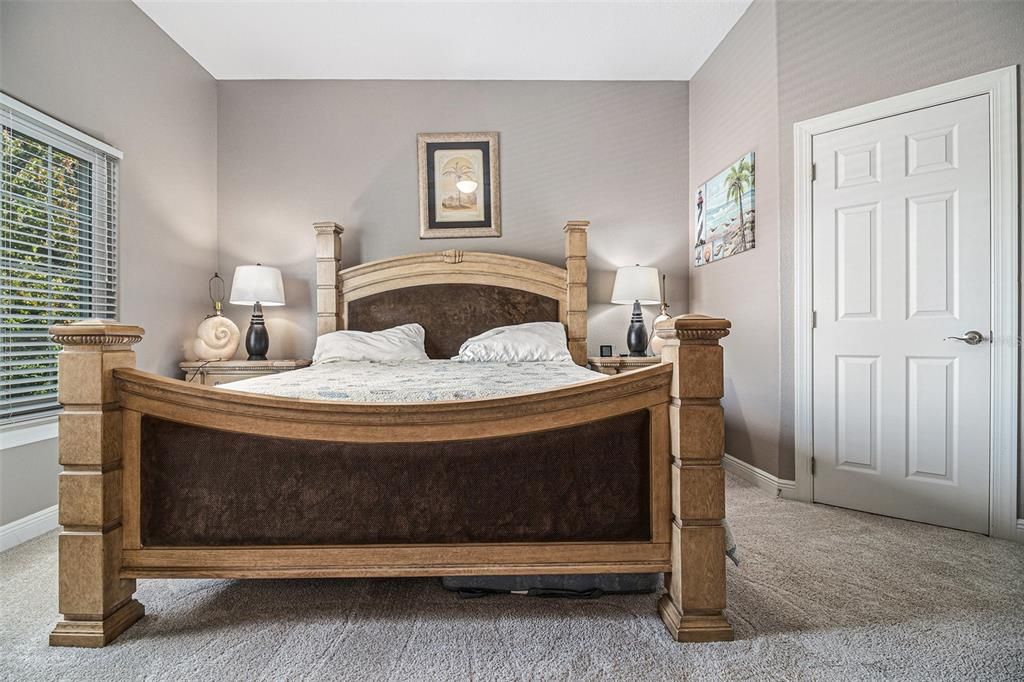 For Sale: $1,300,000 (5 beds, 4 baths, 4440 Square Feet)