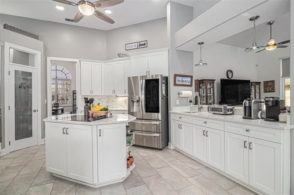 For Sale: $1,300,000 (5 beds, 4 baths, 4440 Square Feet)