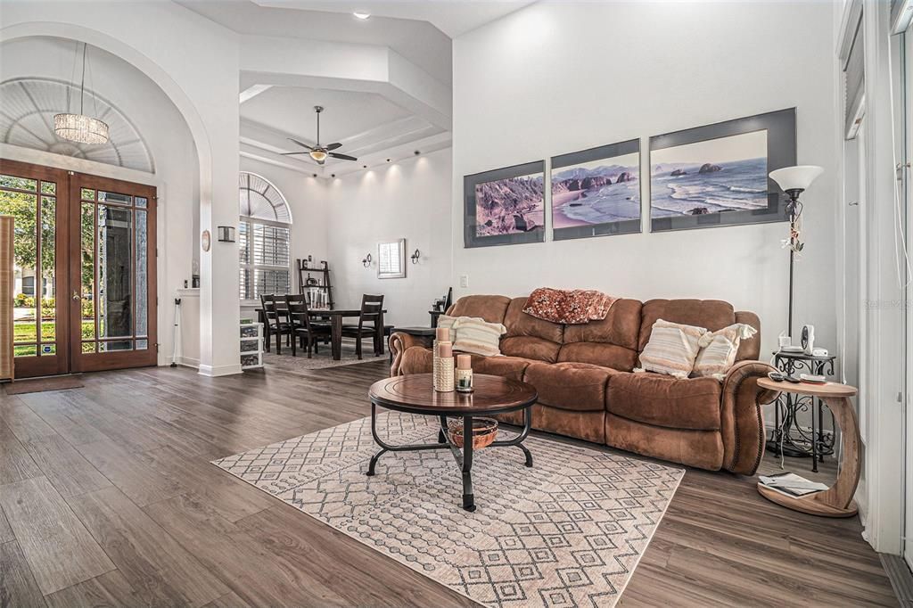 For Sale: $1,300,000 (5 beds, 4 baths, 4440 Square Feet)