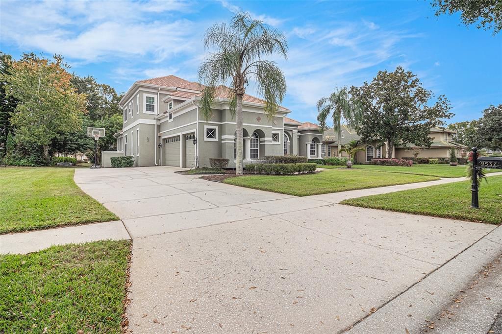 For Sale: $1,300,000 (5 beds, 4 baths, 4440 Square Feet)