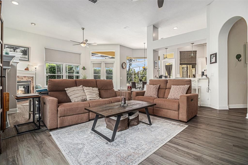 For Sale: $1,300,000 (5 beds, 4 baths, 4440 Square Feet)