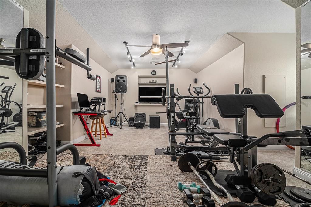 For Sale: $1,300,000 (5 beds, 4 baths, 4440 Square Feet)