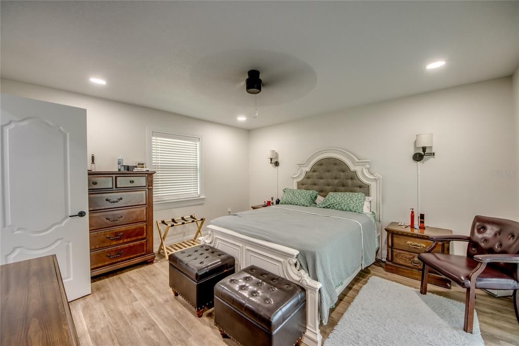 For Sale: $650,000 (3 beds, 2 baths, 1330 Square Feet)