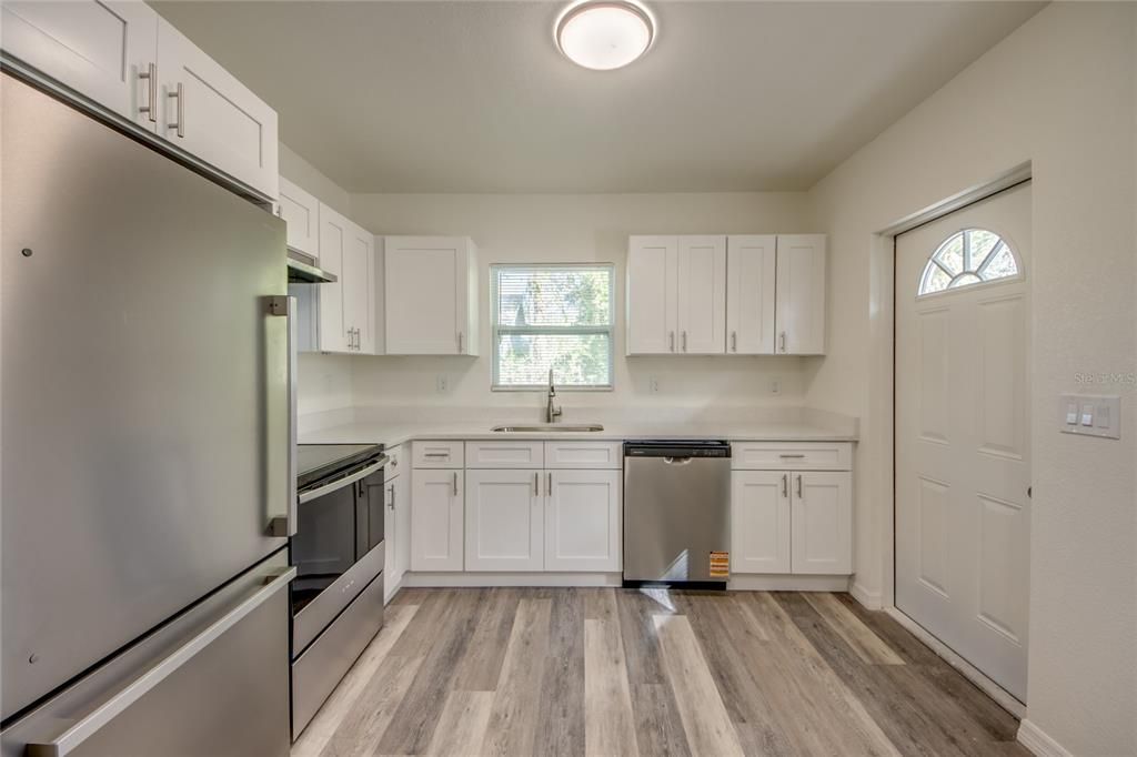 For Sale: $650,000 (3 beds, 2 baths, 1330 Square Feet)