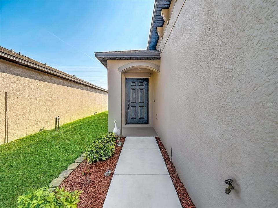 For Sale: $332,900 (4 beds, 2 baths, 1849 Square Feet)