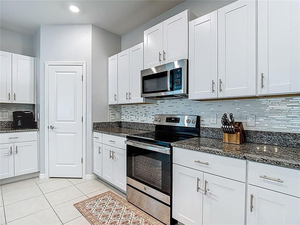 For Sale: $332,900 (4 beds, 2 baths, 1849 Square Feet)