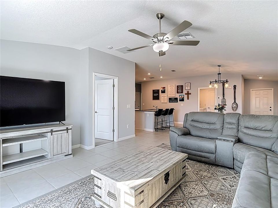 For Sale: $332,900 (4 beds, 2 baths, 1849 Square Feet)