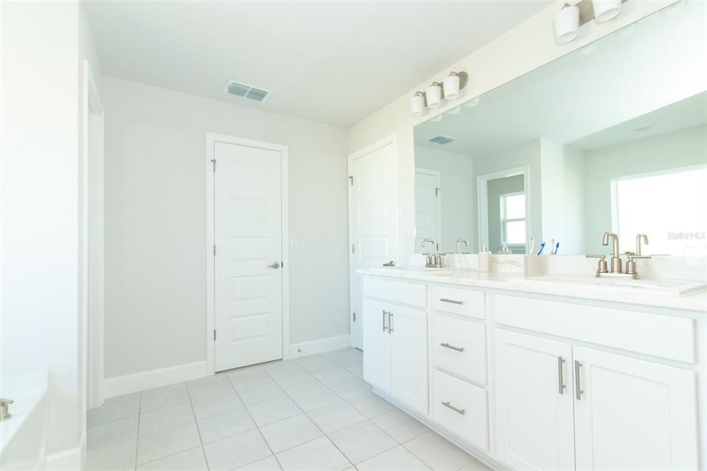 待售: $595,000 (4 贝兹, 3 浴室, 2997 平方英尺)