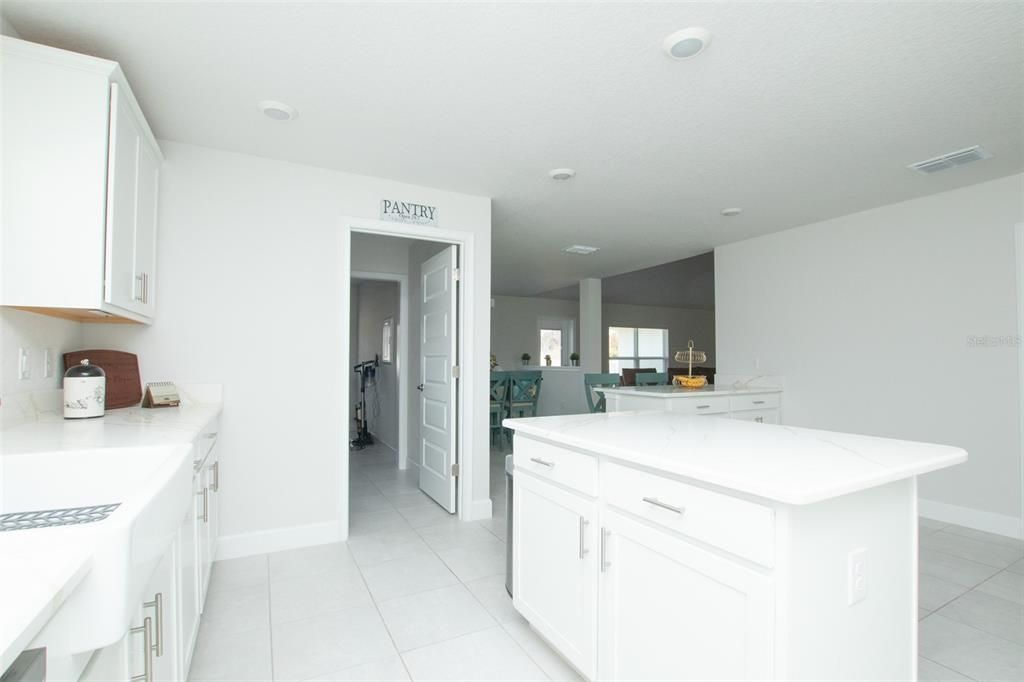 待售: $595,000 (4 贝兹, 3 浴室, 2997 平方英尺)