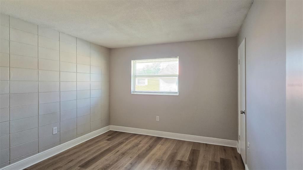 For Sale: $144,900 (2 beds, 1 baths, 900 Square Feet)