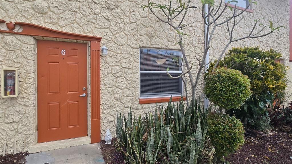 For Sale: $144,900 (2 beds, 1 baths, 900 Square Feet)