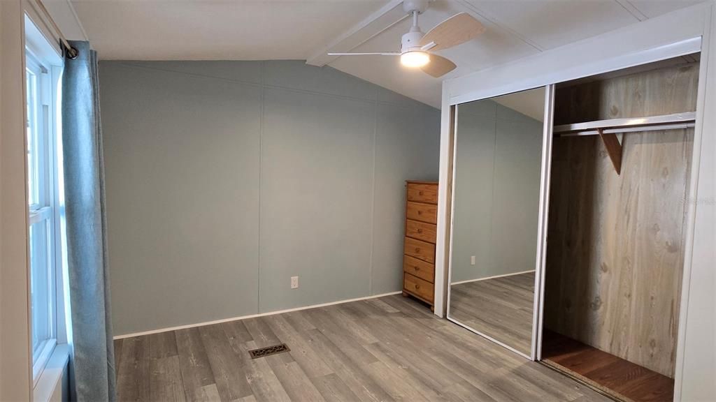 出租: $1,200 (2 贝兹, 2 浴室, 818 平方英尺)