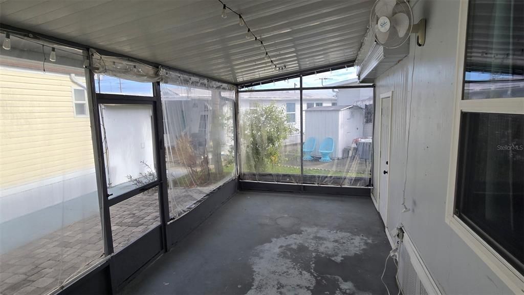 出租: $1,200 (2 贝兹, 2 浴室, 818 平方英尺)