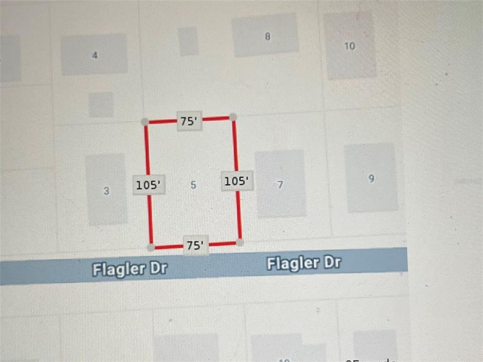 На продажу: $195,000 (0.18 acres)