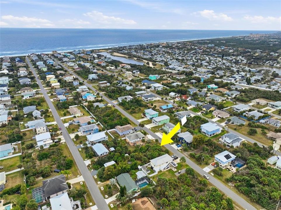 На продажу: $195,000 (0.18 acres)