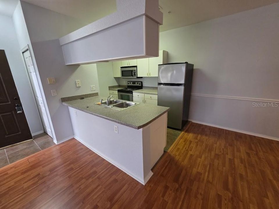 For Rent: $1,575 (2 beds, 2 baths, 1270 Square Feet)