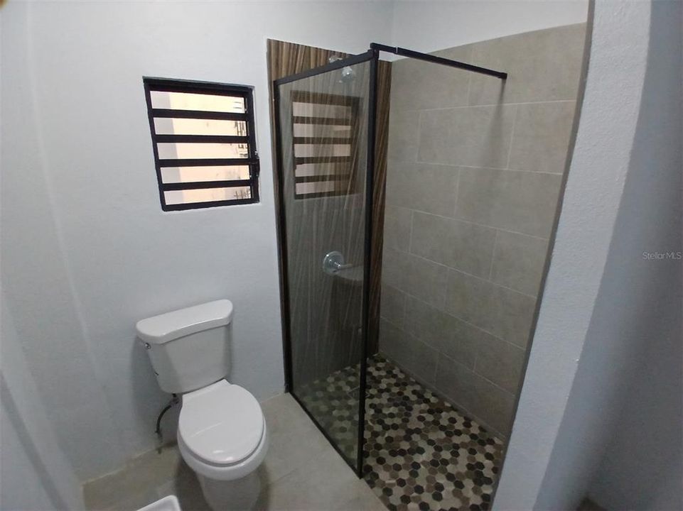 На продажу: $650,000 (8 спален, 0 ванн, 3000 Квадратных фут)