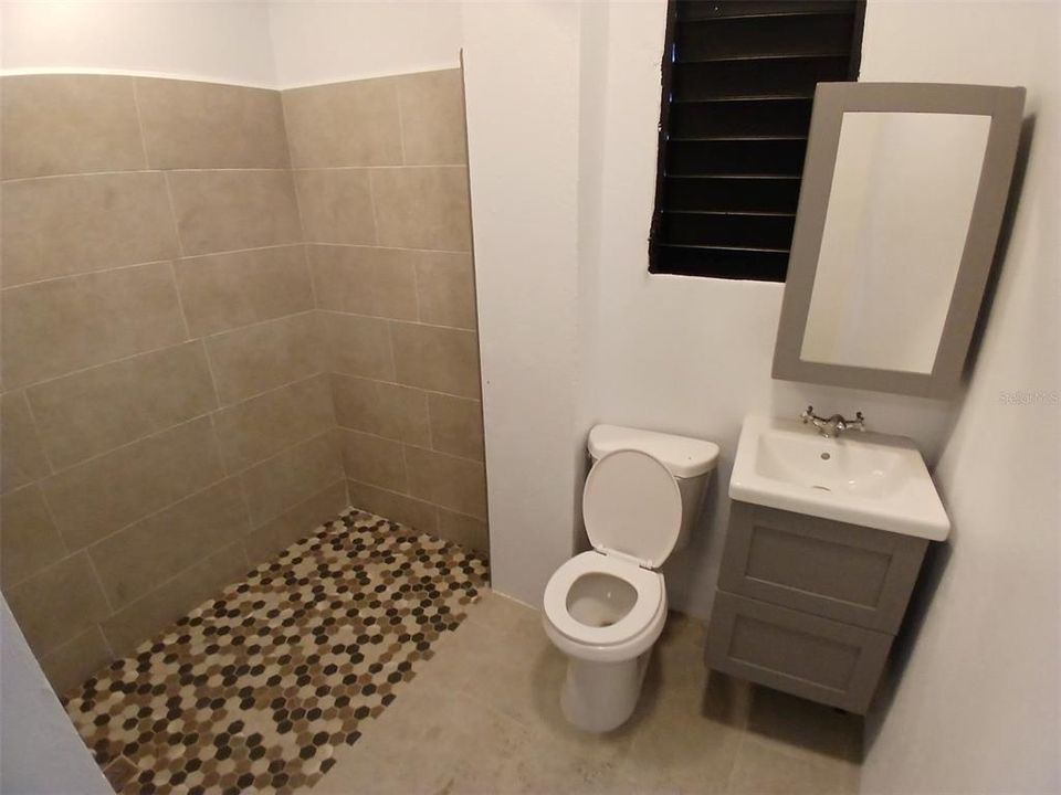 На продажу: $650,000 (8 спален, 0 ванн, 3000 Квадратных фут)