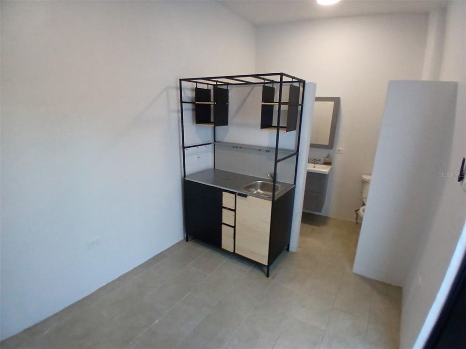 На продажу: $650,000 (8 спален, 0 ванн, 3000 Квадратных фут)