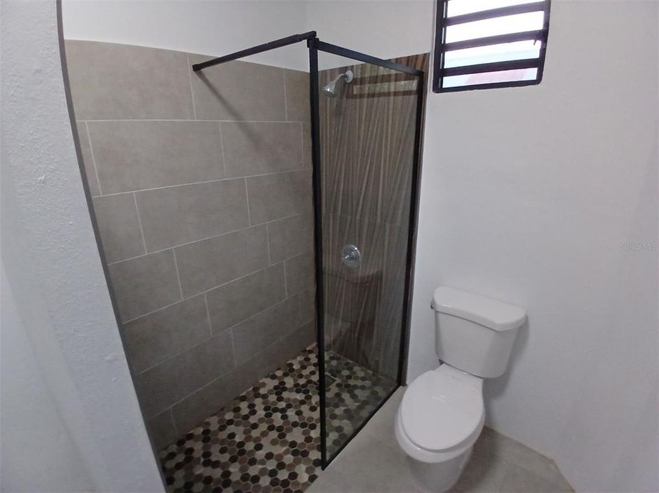 На продажу: $650,000 (8 спален, 0 ванн, 3000 Квадратных фут)