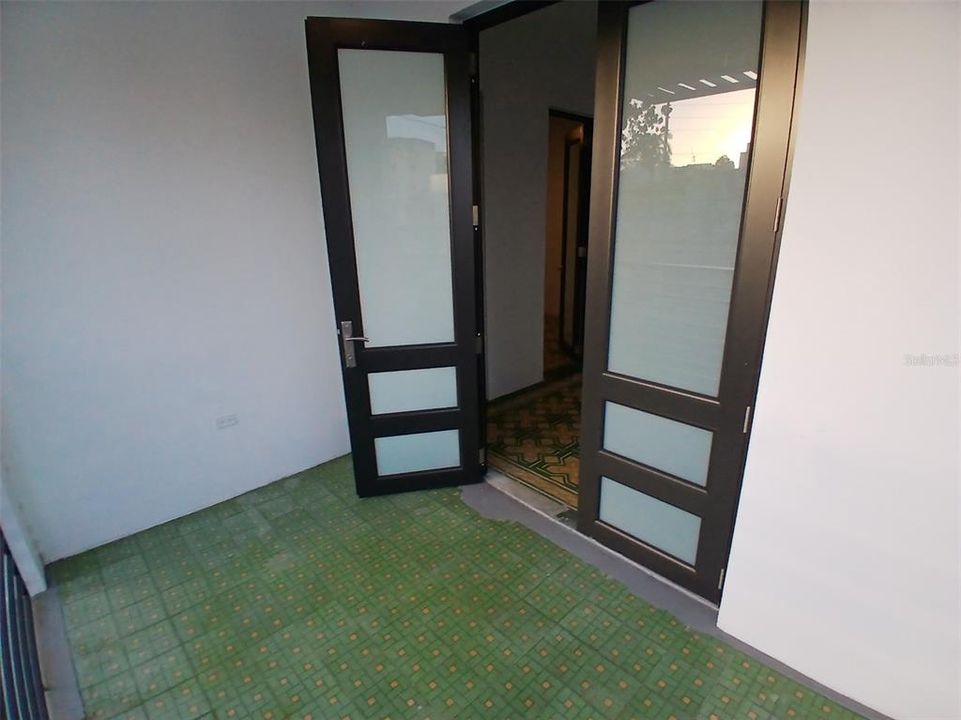 На продажу: $650,000 (8 спален, 0 ванн, 3000 Квадратных фут)