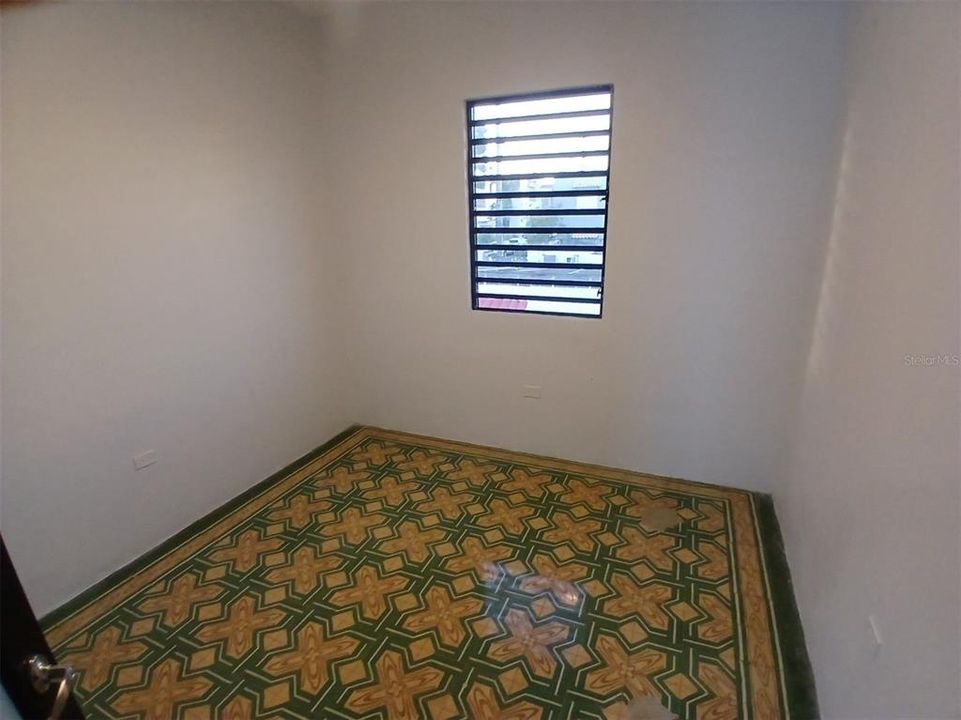 На продажу: $650,000 (8 спален, 0 ванн, 3000 Квадратных фут)