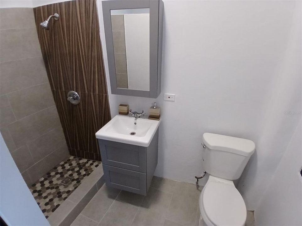 На продажу: $650,000 (8 спален, 0 ванн, 3000 Квадратных фут)