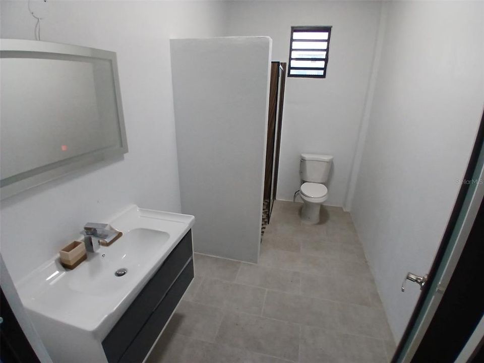 На продажу: $650,000 (8 спален, 0 ванн, 3000 Квадратных фут)