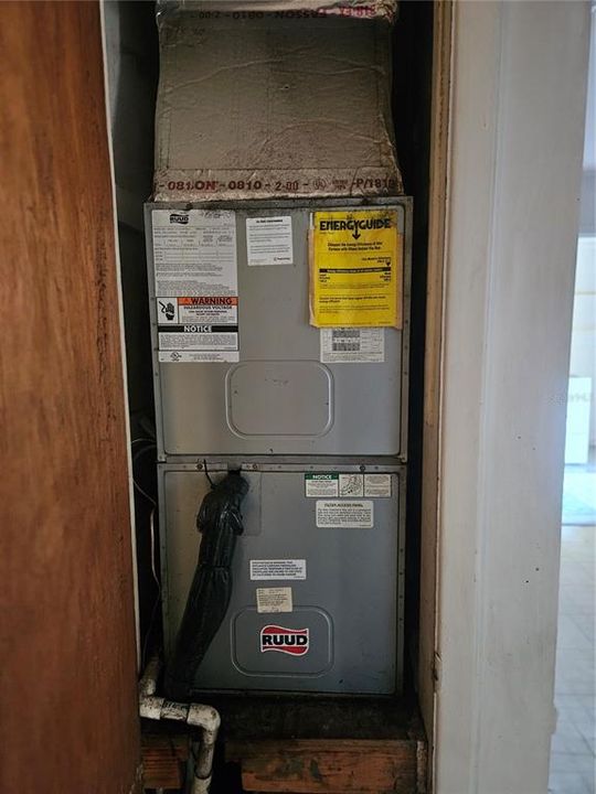 For Sale: $165,000 (2 beds, 1 baths, 1277 Square Feet)