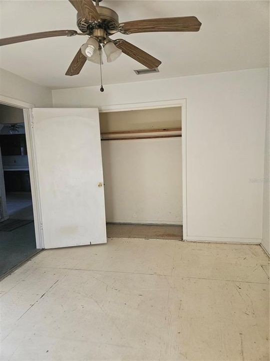 For Sale: $165,000 (2 beds, 1 baths, 1277 Square Feet)