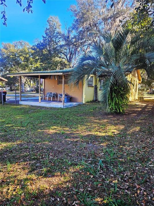 For Sale: $165,000 (2 beds, 1 baths, 1277 Square Feet)