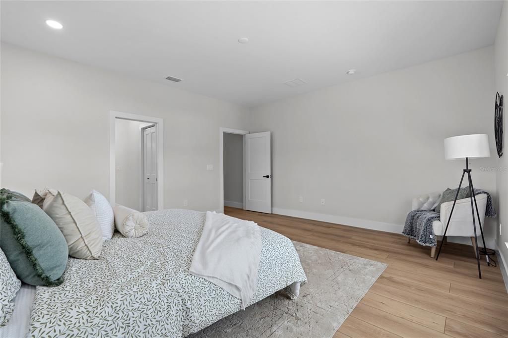 For Sale: $709,900 (3 beds, 2 baths, 2277 Square Feet)