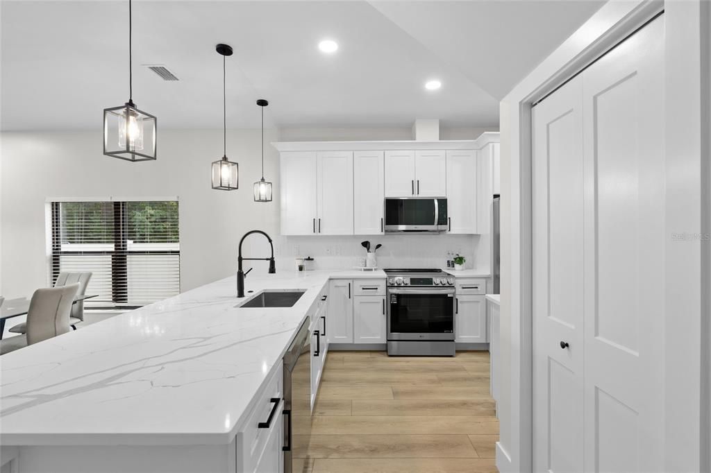 For Sale: $709,900 (3 beds, 2 baths, 2277 Square Feet)